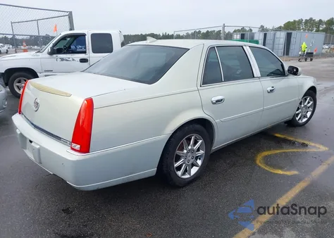 2010 Cadillac Dts Luxury Collection z USA, uszkodzony, nr VIN 1G6KD5EY7AU104491